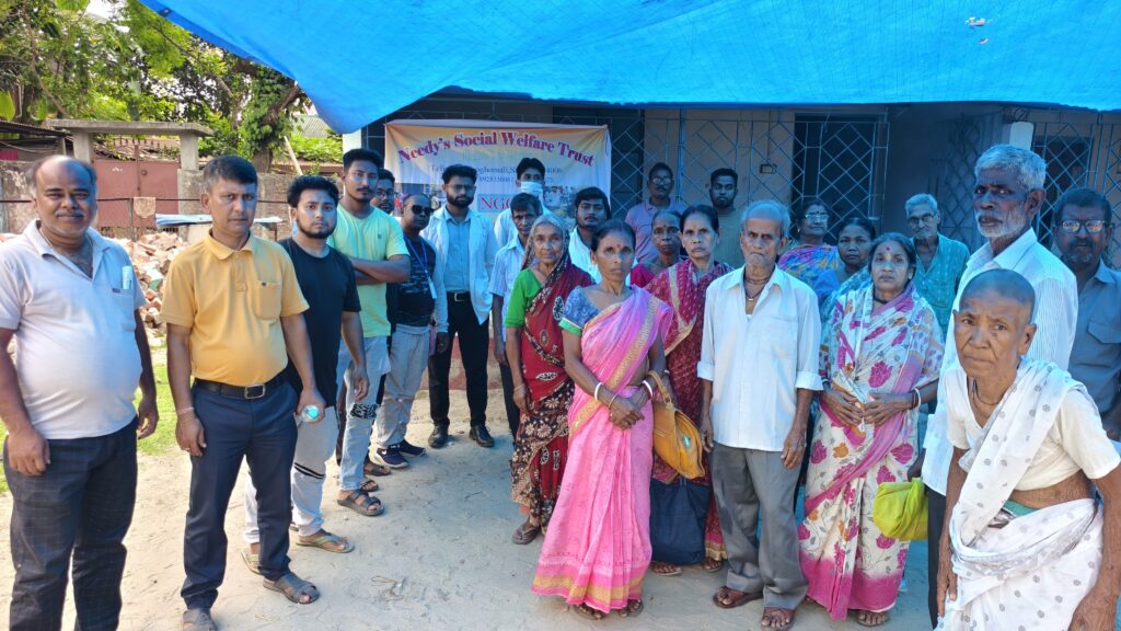 মাইকেল মধুসূদন কলোনি তে free Eye চেকাপ ক্যাম্প